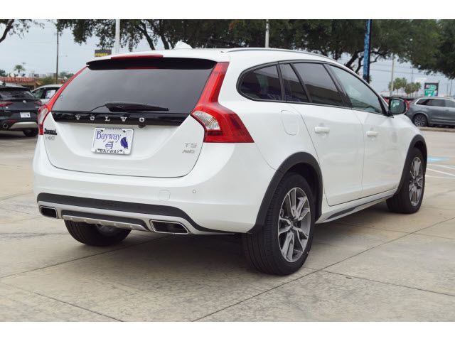  2017 Volvo V60 Cross Country T5 For Sale Specifications, Price and Images