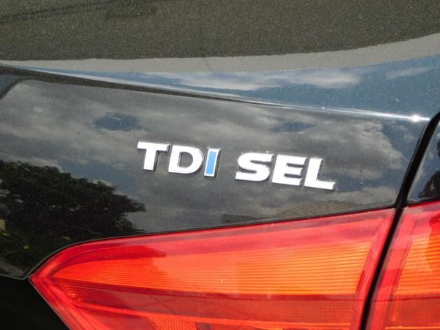  2015 Volkswagen Passat 2.0L TDI DSG SEL Premium For Sale Specifications, Price and Images