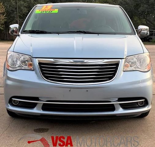  2013 Chrysler Town & Country Touring-L