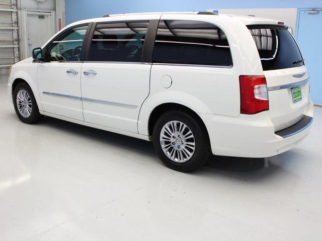  2011 Chrysler Town & Country Limited