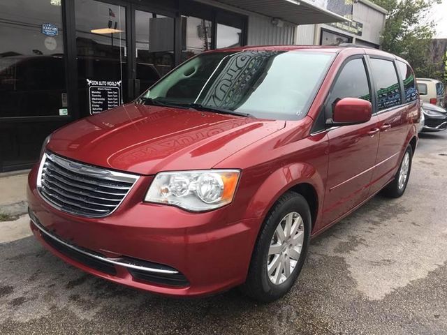 2016 Chrysler Town & Country LX