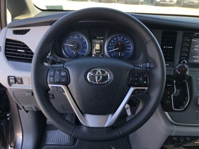  2020 Toyota Sienna XLE