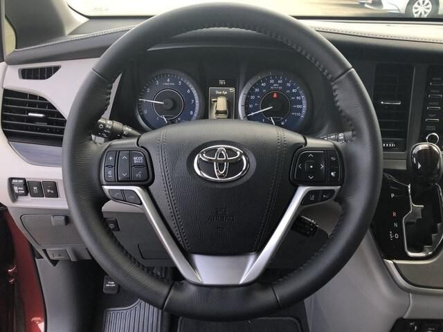  2020 Toyota Sienna XLE