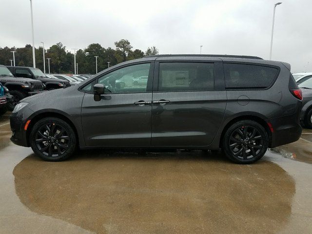  2020 Chrysler Pacifica Touring L Plus