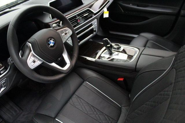  2020 BMW 740 i