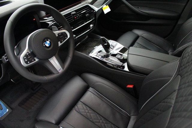  2019 BMW 540 i