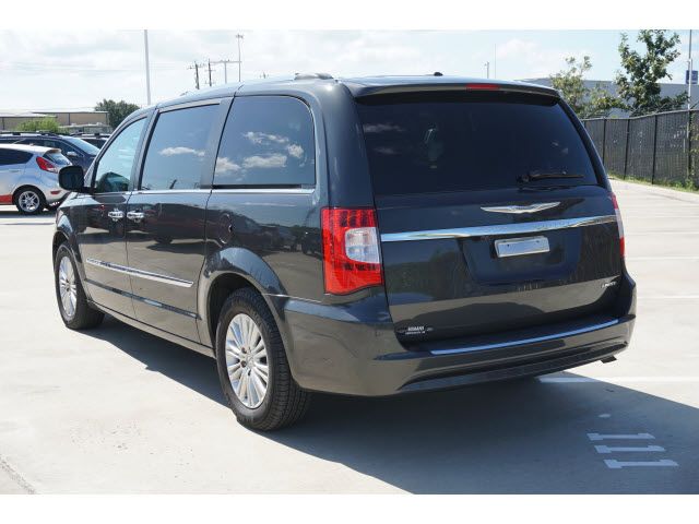  2012 Chrysler Town & Country Limited