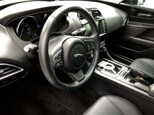  2017 Jaguar XE 25t Premium