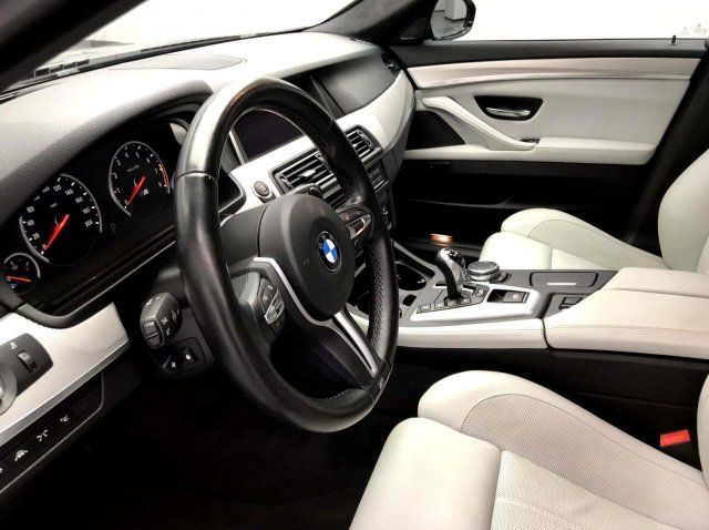  2016 BMW M5 Base