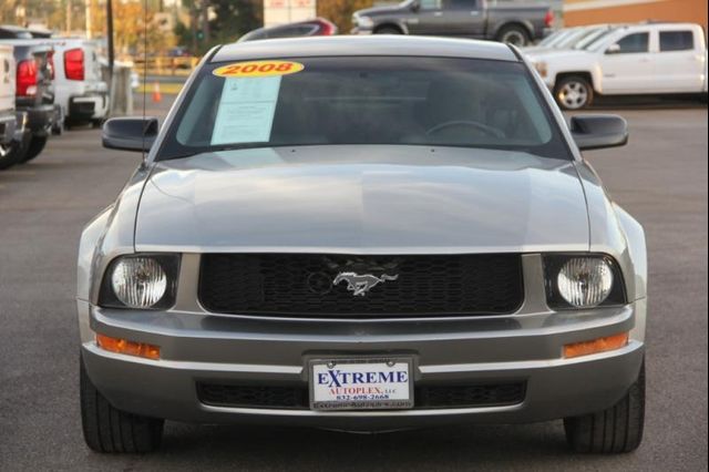  2008 Ford Mustang Deluxe